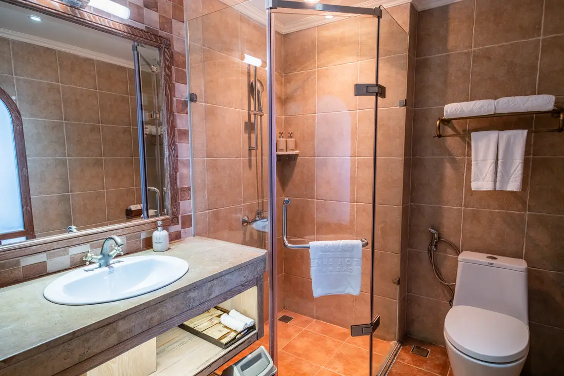 Phòng tắm phòng Deluxe Mountain View – Venus Hotel Tam Đảo