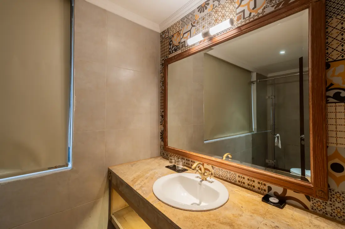 Bồn rửa phòng tắm Deluxe Triple – Venus Hotel Tam Đảo